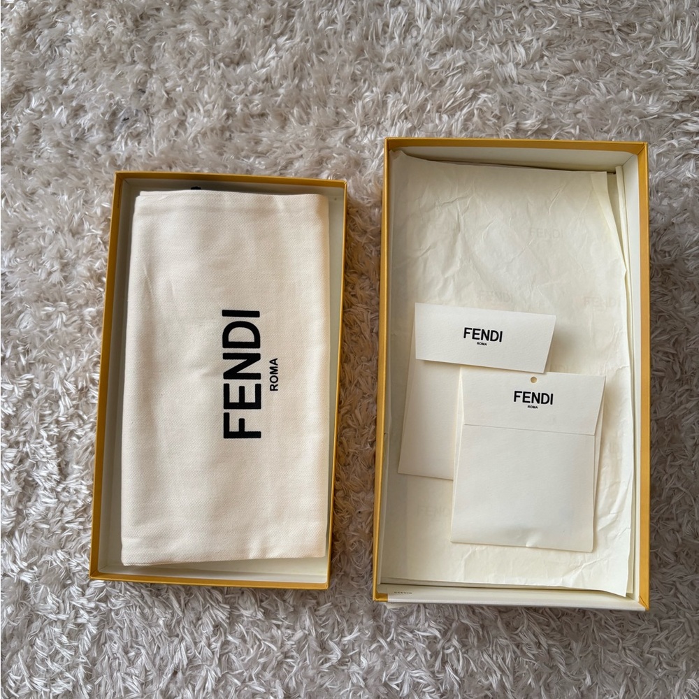 Authentic Fendi Pink Heels with Box - Picture 10 of 10
